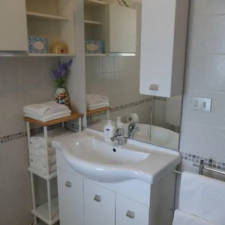 Petite Maison 2 *